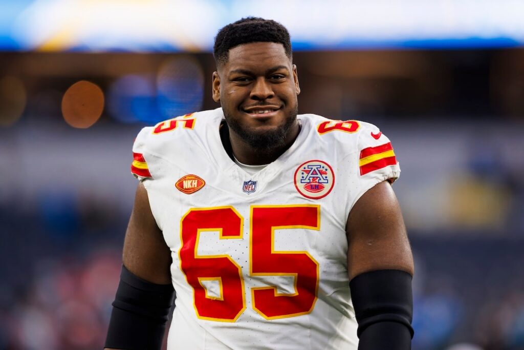 Chiefs face pivotal decision: Letting guard Trey Smith go could lead to him becoming the highest-paid player in his position next season.