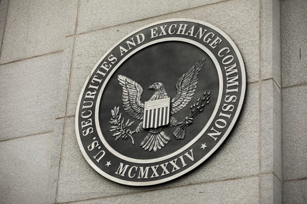 SEC cancels requirement 19b-4 and urges crypto ETF issuers to withdraw their filings.