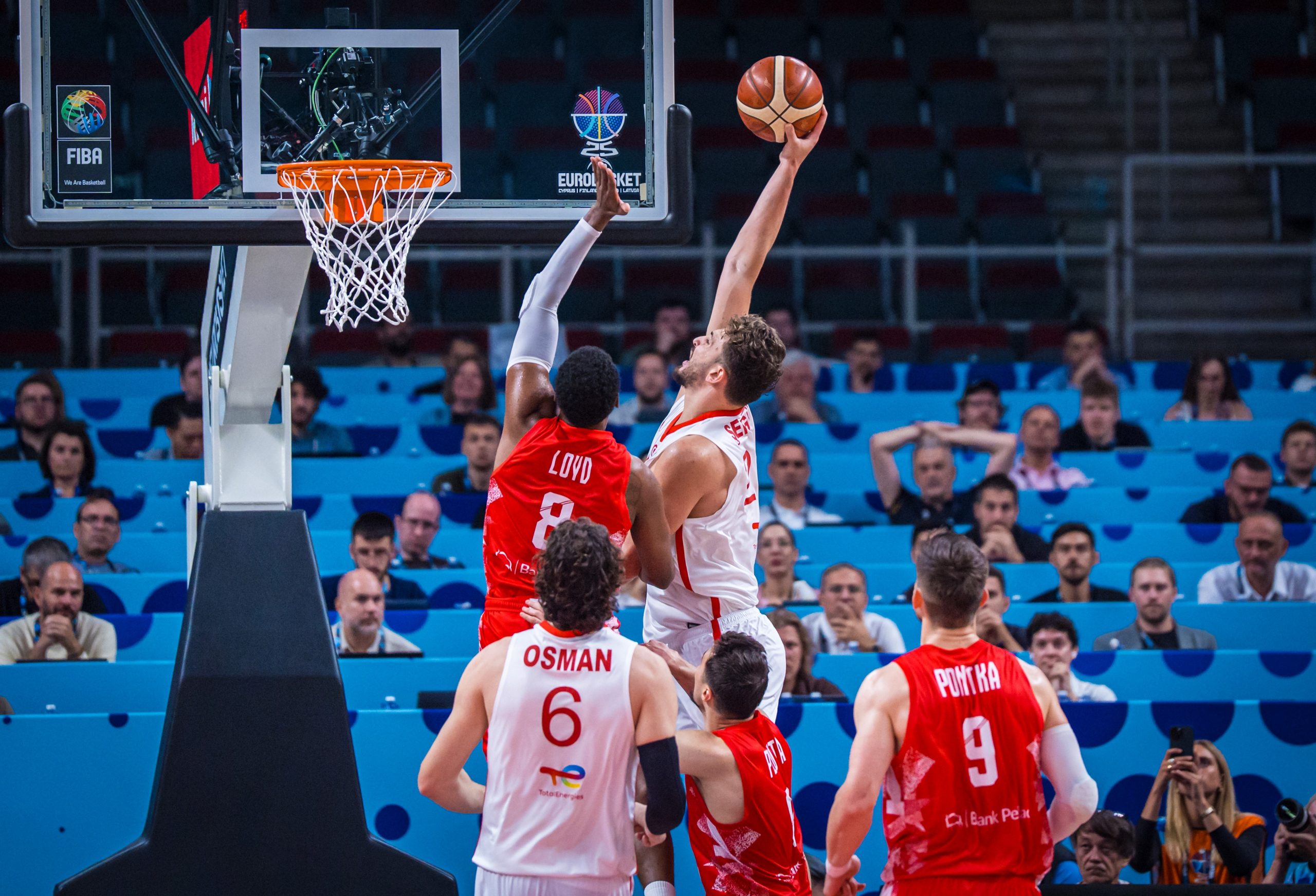 Turkey triumphs over Poland 91-77 in EuroBasket 2025, with Alperen Sengun achieving a stunning triple-double.
