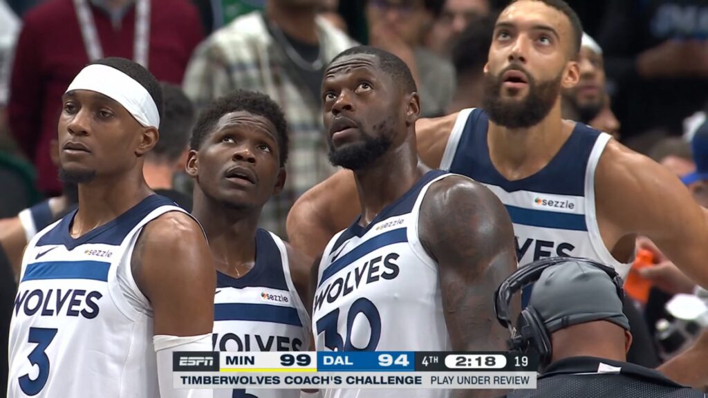 Nba showdown: Bulls clash with Cavaliers and Wolves take on Grizzlies at 2 a.m.