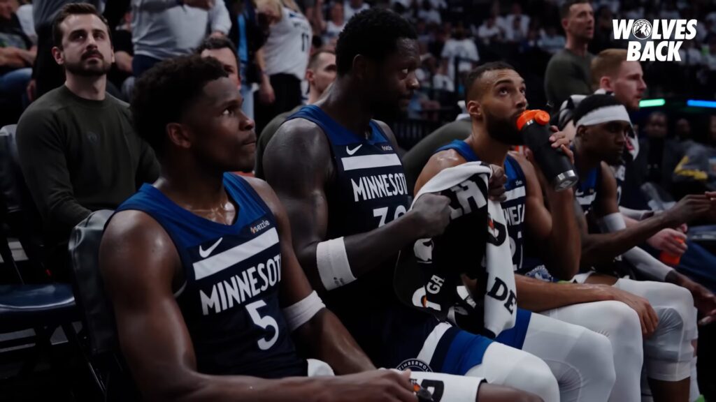 Nba showcase: seven thrilling matchups tonight at 7:30 p.m., featuring Bulls vs. Lakers and Wolves vs. Warriors.