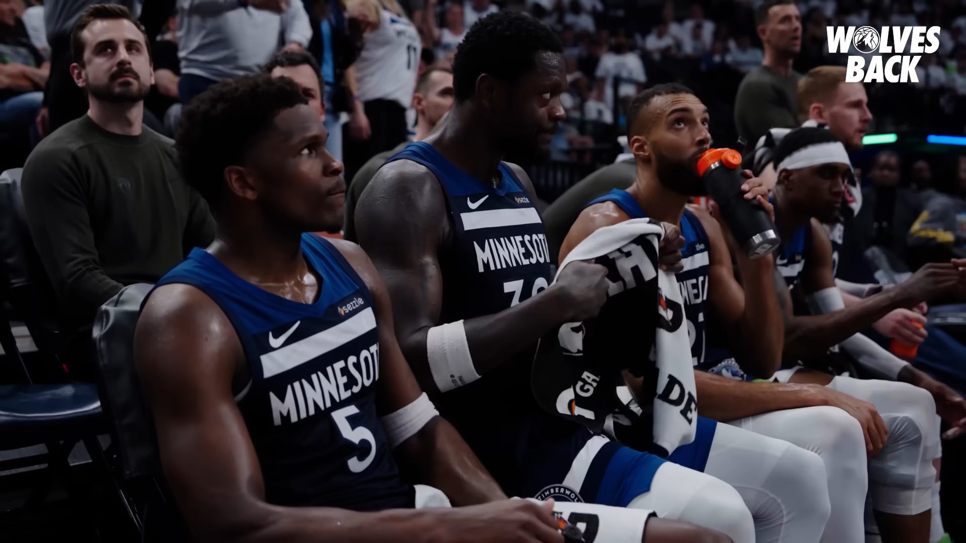 Nba showcase: seven thrilling matchups tonight at 7:30 p.m., featuring Bulls vs. Lakers and Wolves vs. Warriors.