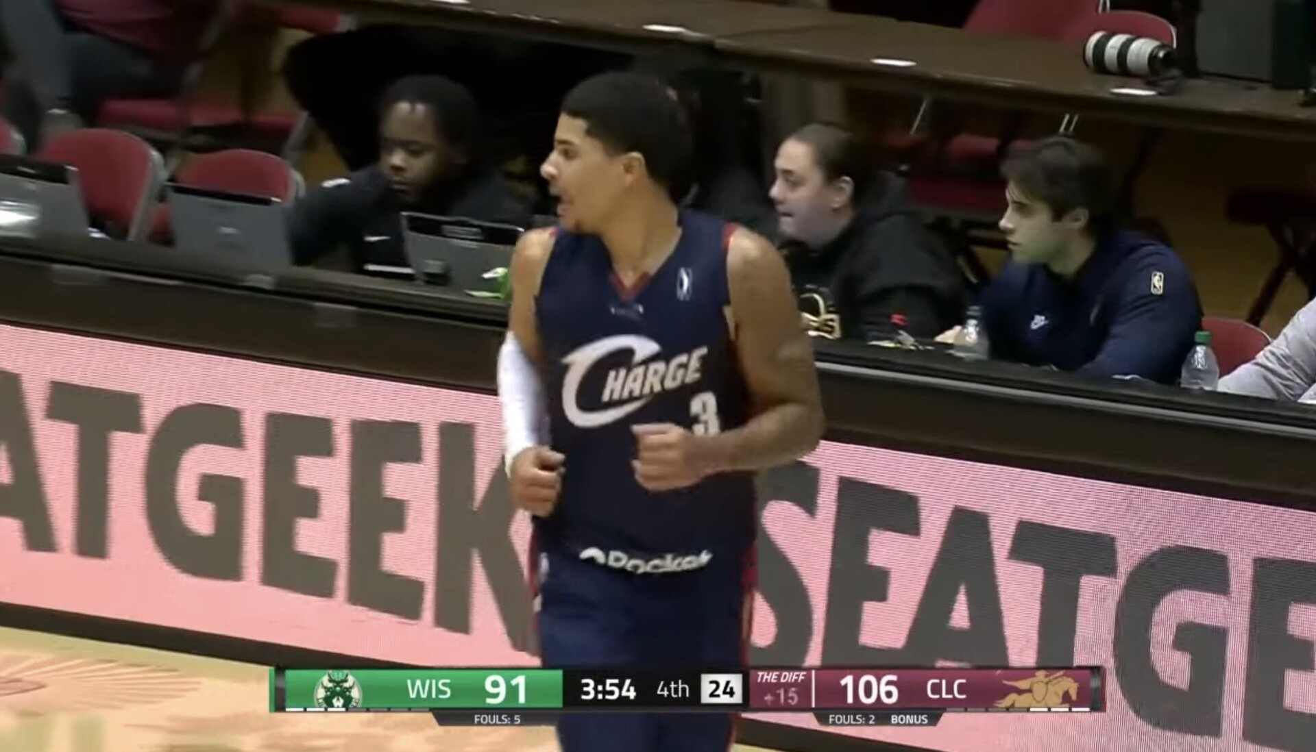 Killian Hayes joins the Kings on a ten-day contract, aiming for a fresh start.