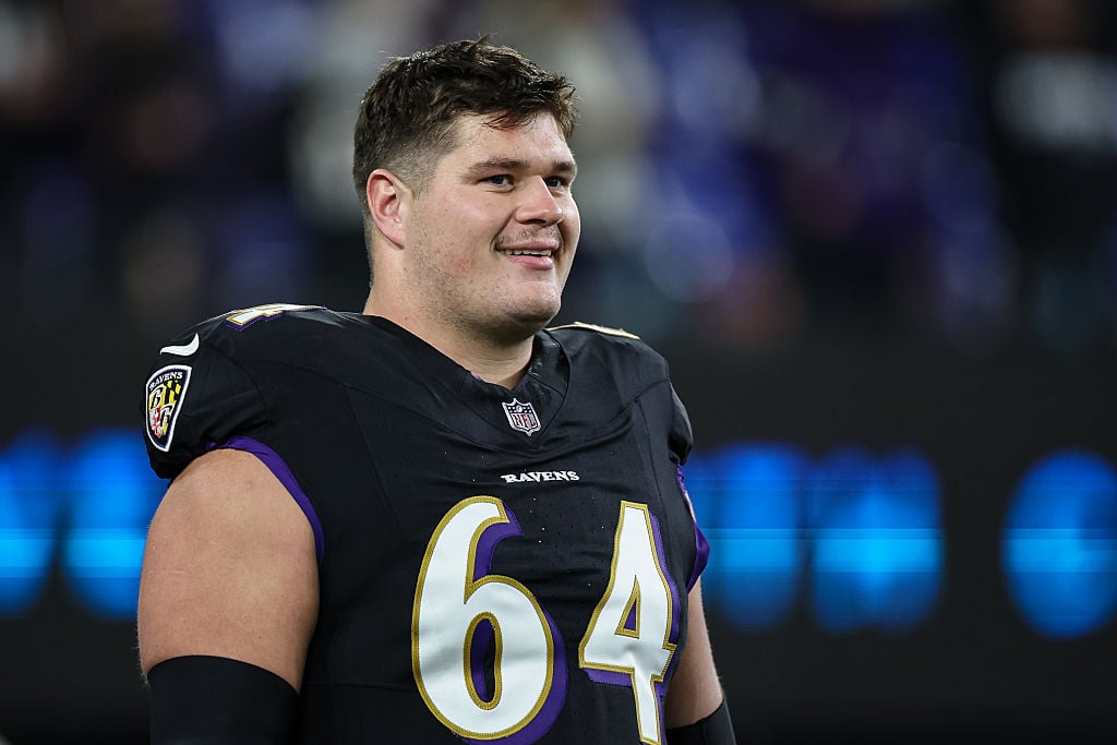 Tyler Linderbaum sets a new record as the highest-paid interior lineman in NFL history.