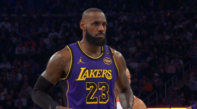 NBA showdown: Rivalry intensifies as Lakers and Rockets clash for playoff positioning!